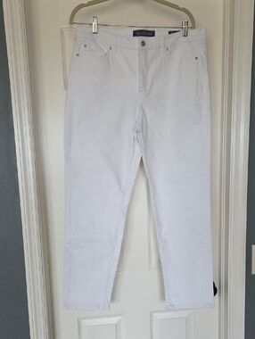 Women's Gloria Vanderbilt White Boyfriend Style Stretch Jeans Size 12 LNWOT